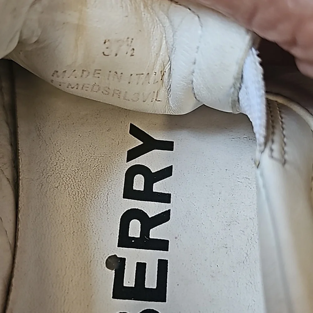 Burberry Women's White Leather Slip On Sz 37 1/2 or Size 7 - Picture 10 of 13